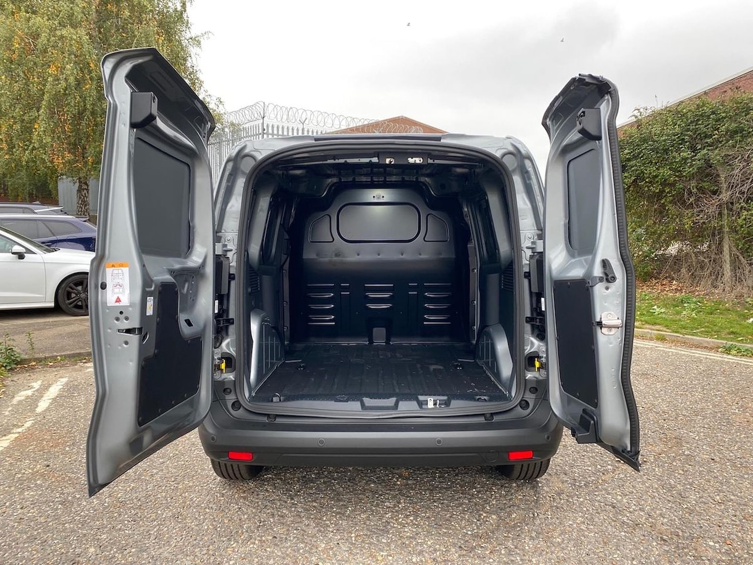 Used Ford Transit Courier 2025 for sale - 76268287: Photo 6