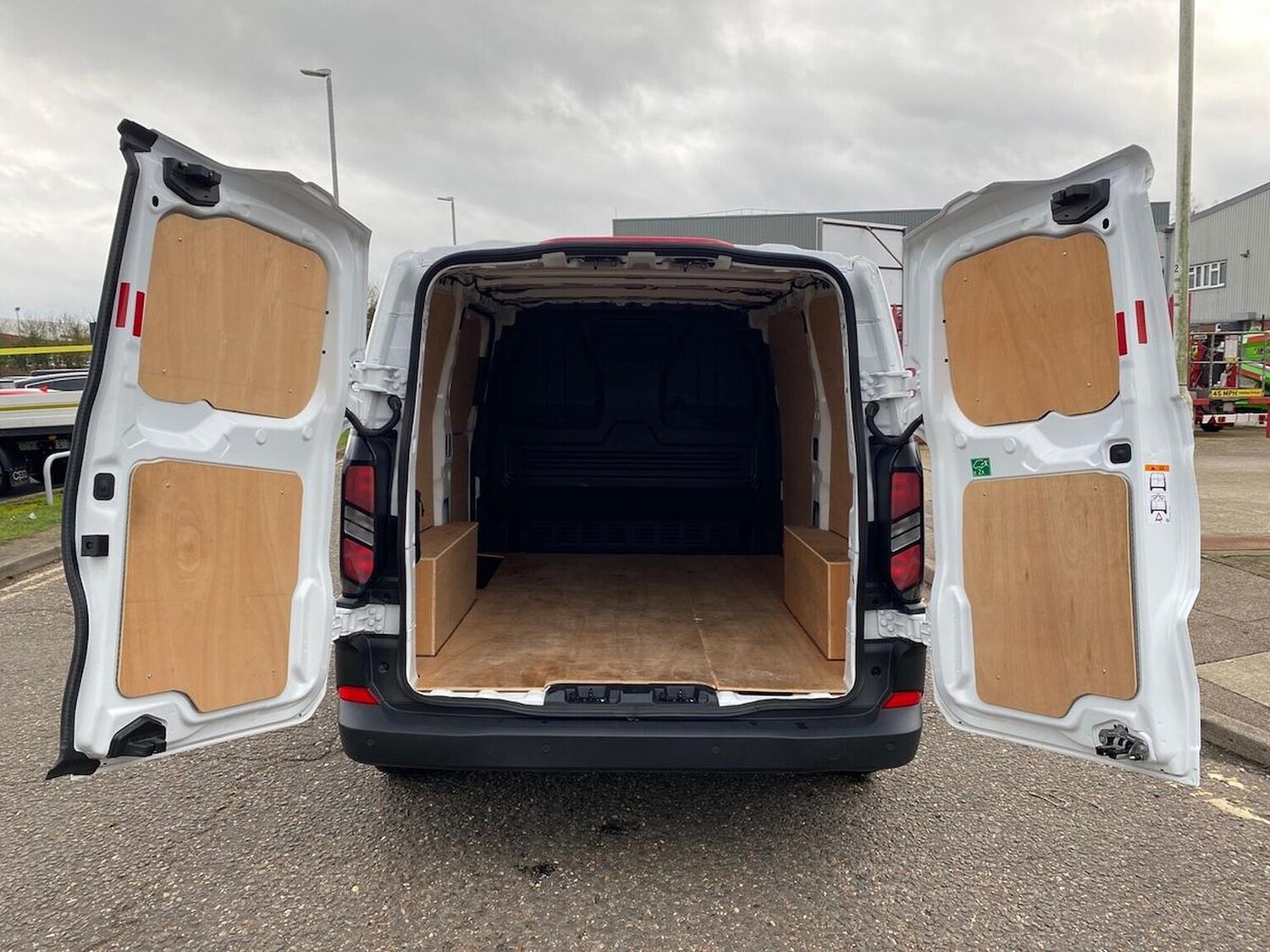 Used Ford Transit Custom 2024 for sale - 76946971: Photo 6