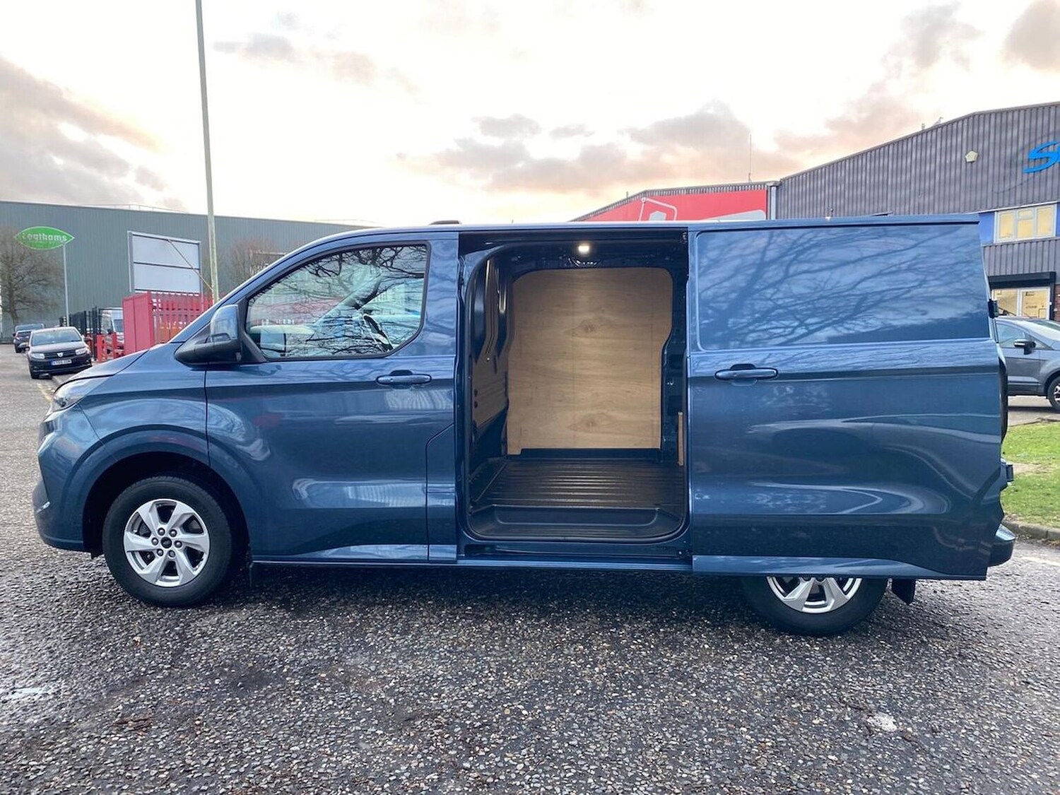 Used Ford Transit Custom 2024 for sale - 77489487: Photo 3