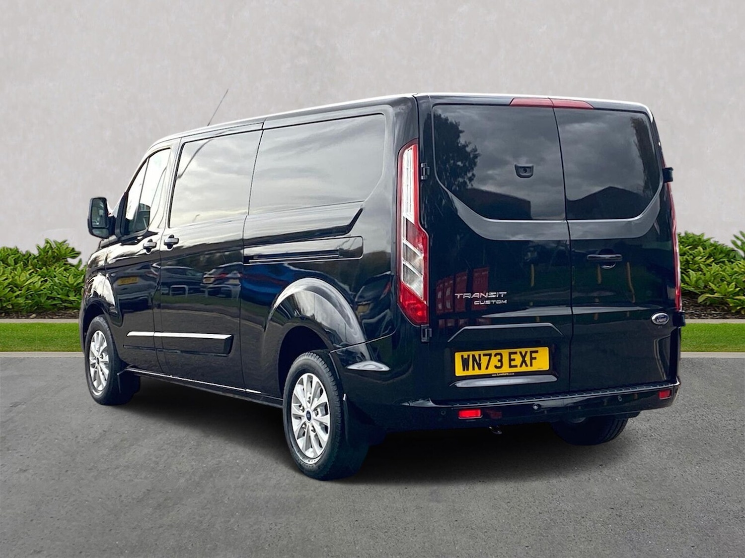 Used Ford Transit Custom 2023 for sale - 76418235: Photo 2