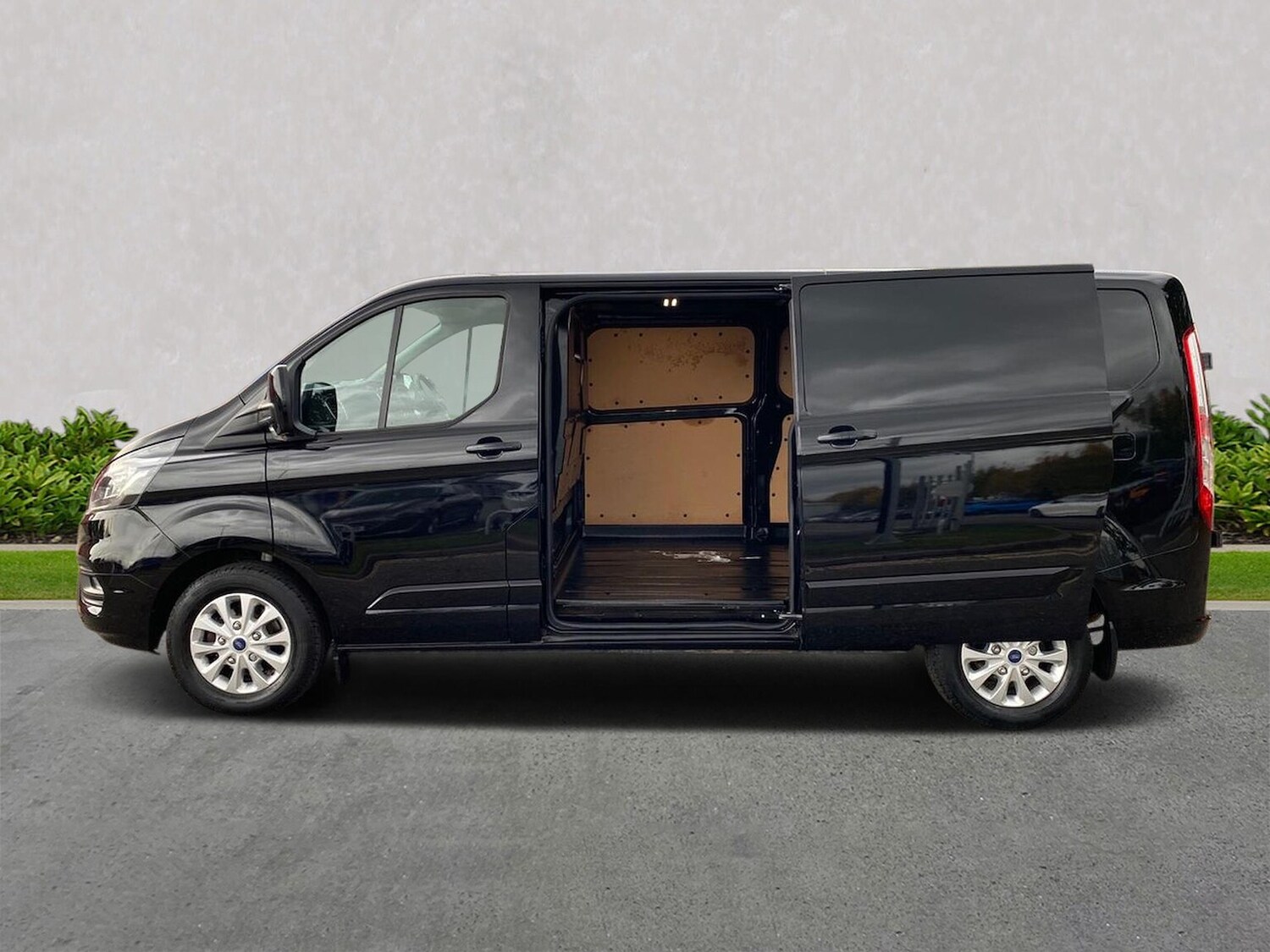 Used Ford Transit Custom 2023 for sale - 76418235: Photo 3