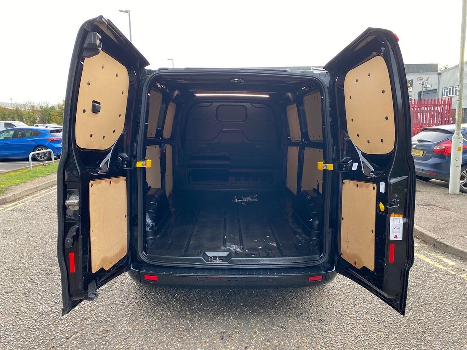 Used Ford Transit Custom 2023 for sale - 76418235: Photo 6