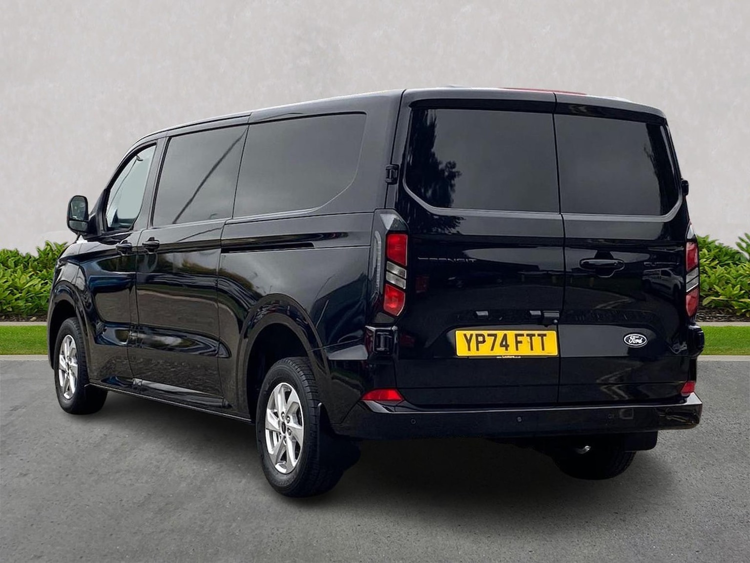 Used Ford Transit Custom 2024 for sale - 76288560: Photo 2