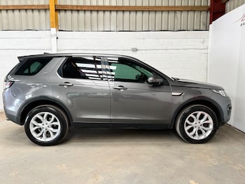 Used Land Rover Discovery Sport 2017 for sale - 78319607: Photo