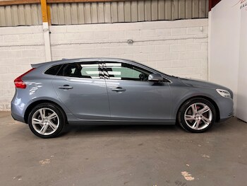 Used Volvo V40 2016 for sale - 76965440: Photo