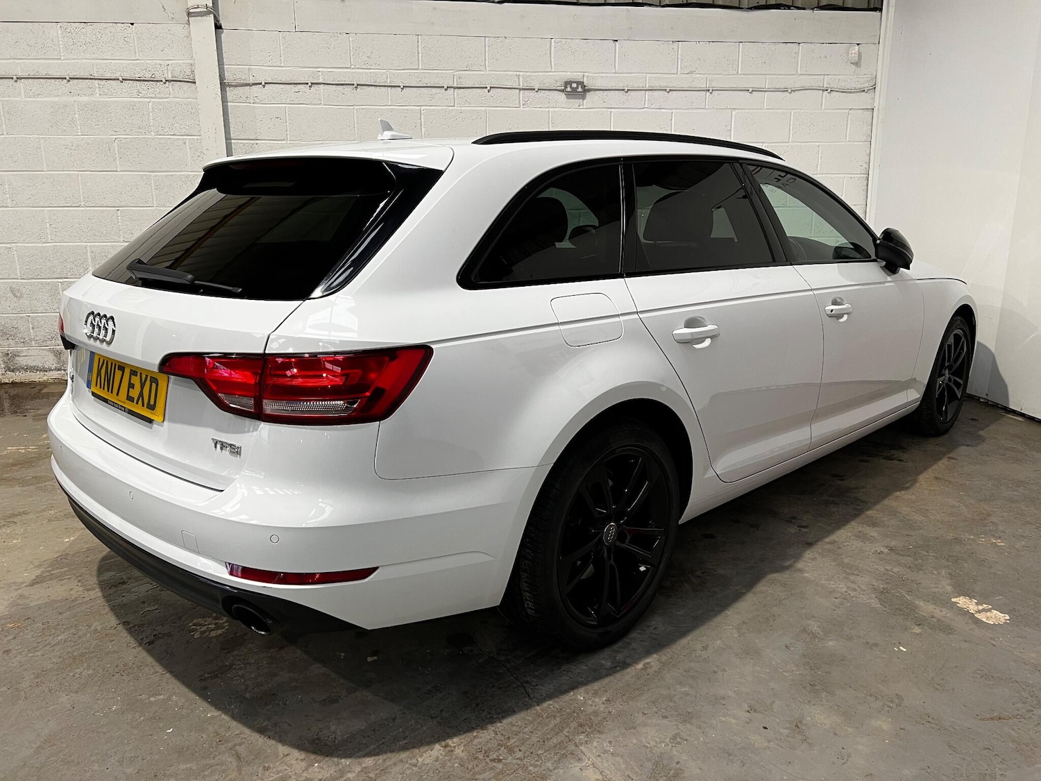 Used Audi A4 2017 for sale - 77305944: Photo 11