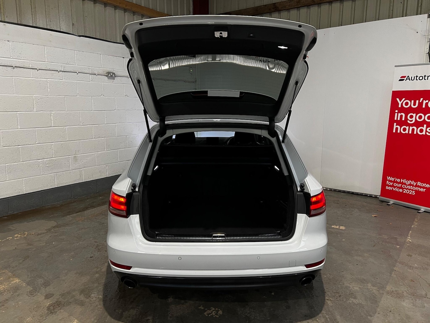 Used Audi A4 2017 for sale - 77305944: Photo 8