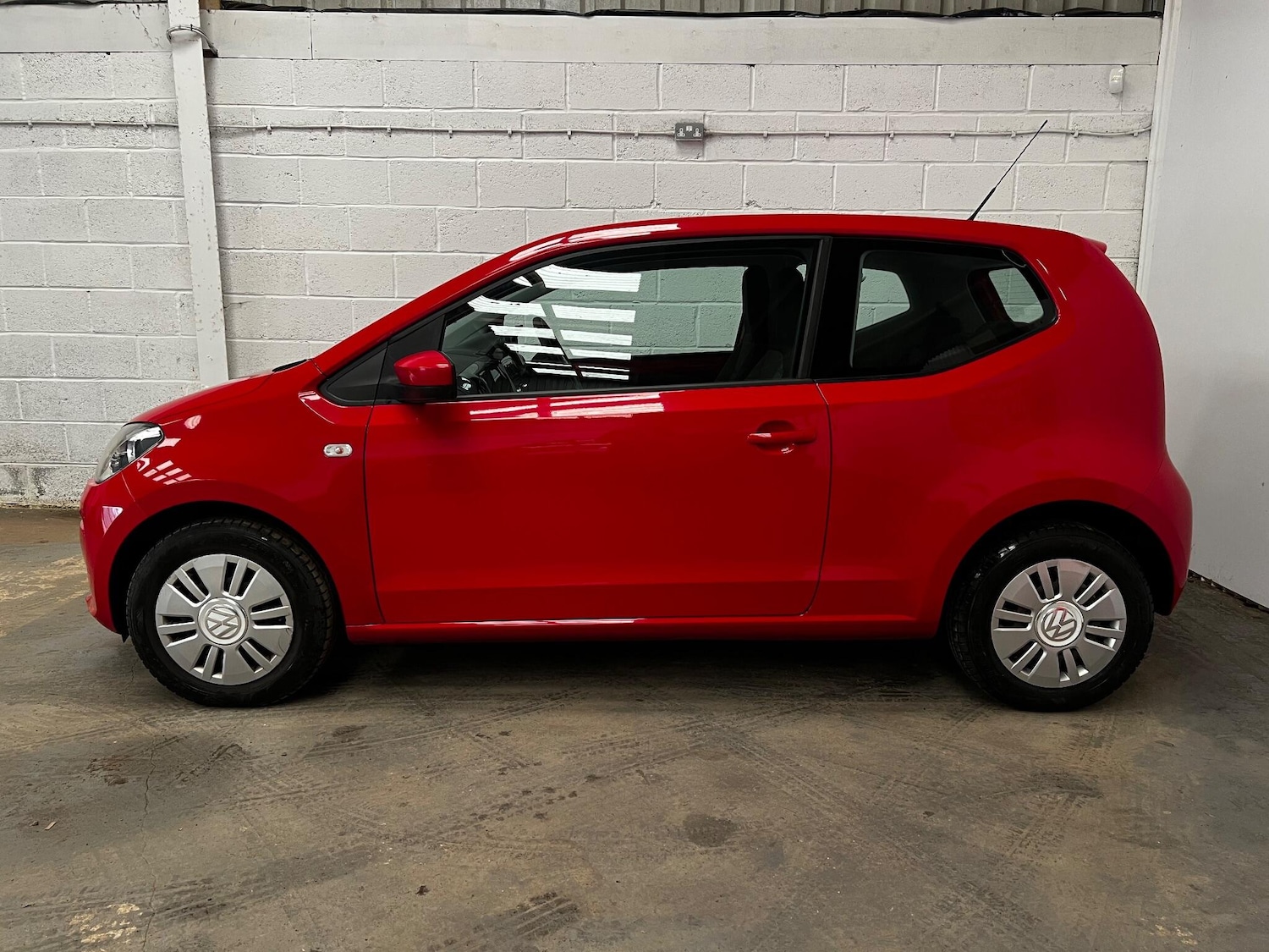 Used Volkswagen up! for sale - 77625378: Photo 4