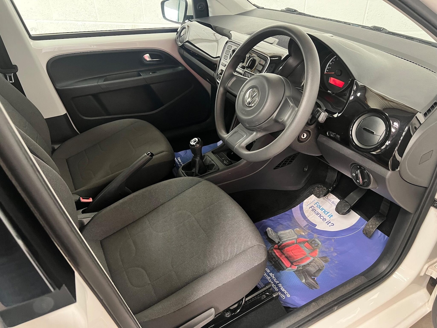 Used Volkswagen up! 2015 for sale - 77839215: Photo 15