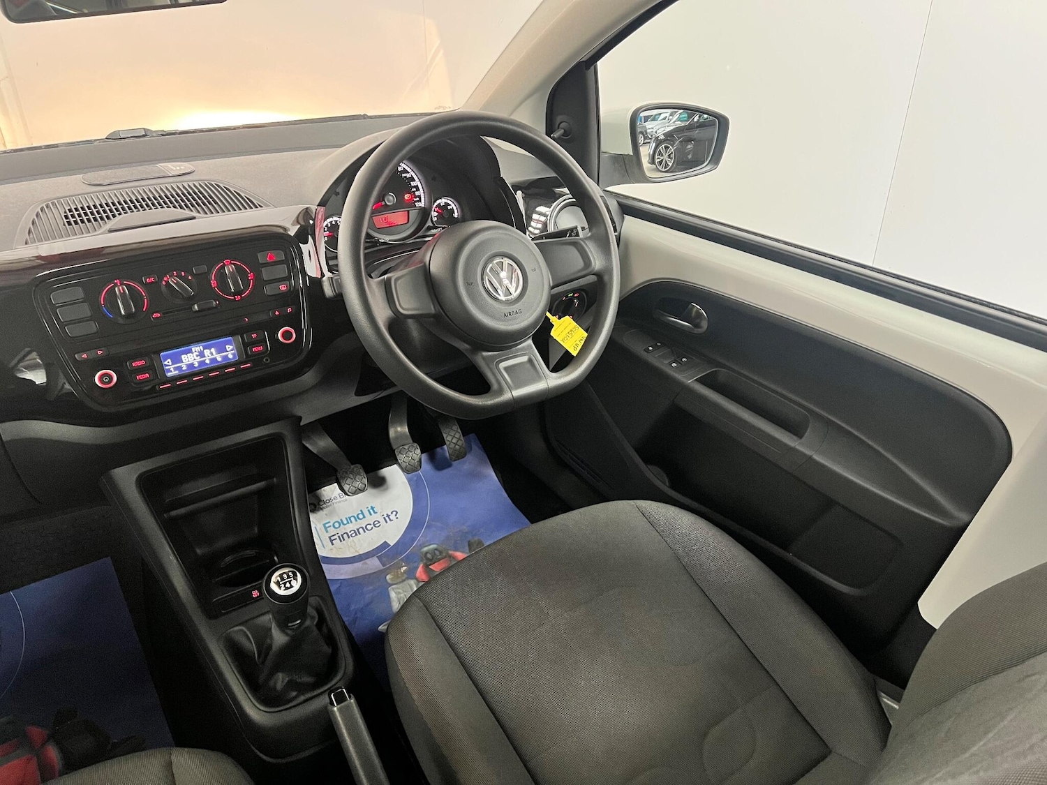 Used Volkswagen up! 2015 for sale - 77839215: Photo 21