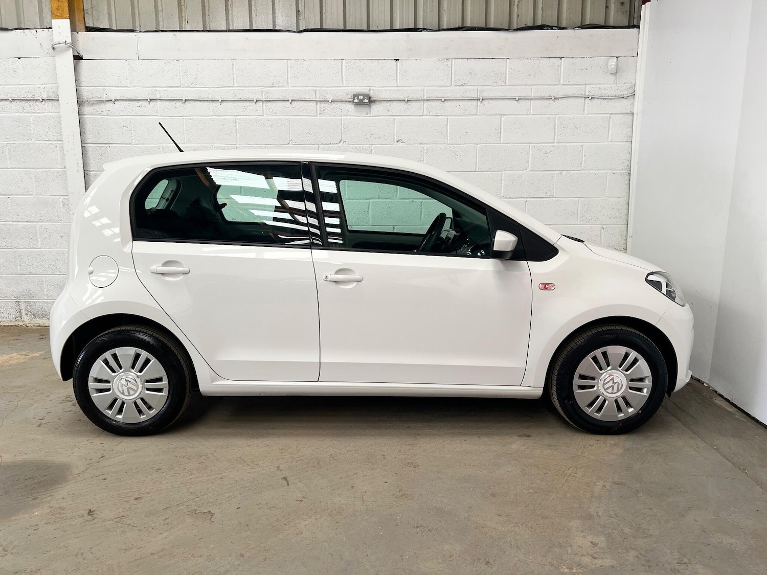 Used Volkswagen up! 2015 for sale - 77839215: Photo 4