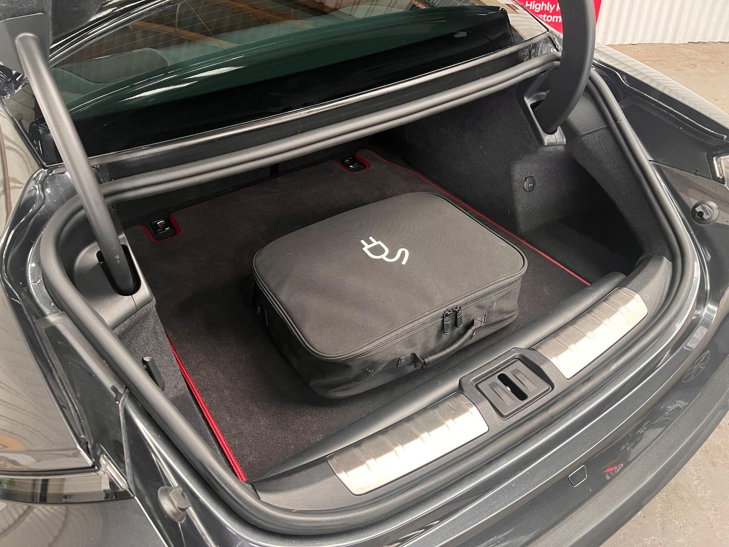 Used Porsche Taycan 2020 for sale - 77625738: Photo 12