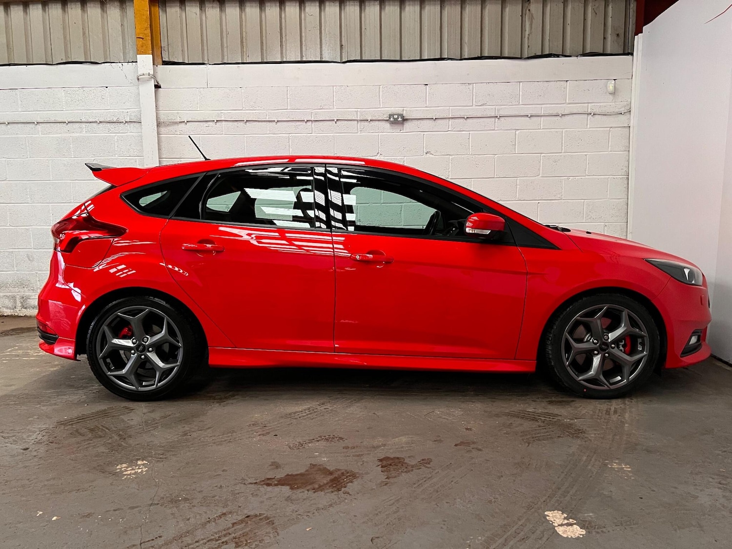 Used Ford Focus 2017 for sale - 77216098: Photo 4