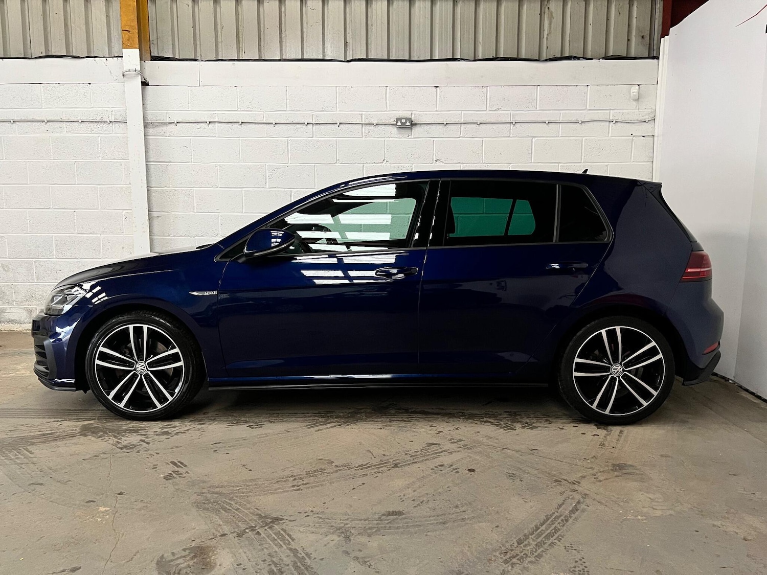 Used Volkswagen Golf 2018 for sale - 78047150: Photo 5