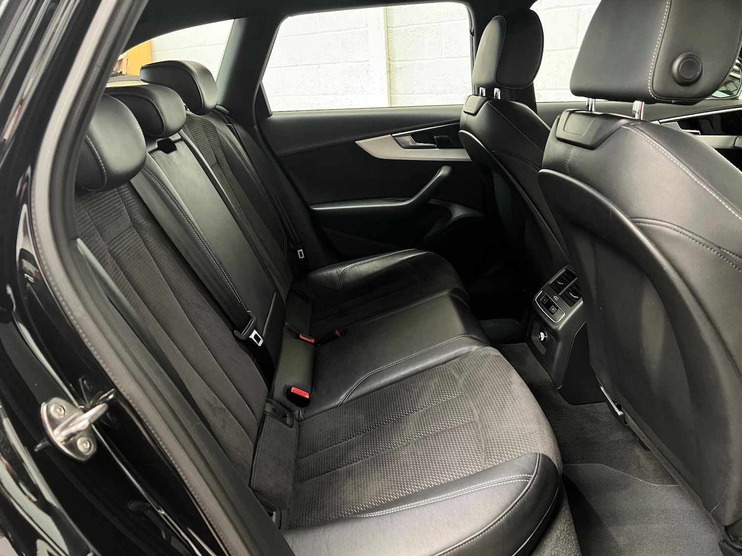 Used Audi A4 2019 for sale - 77970755: Photo 32