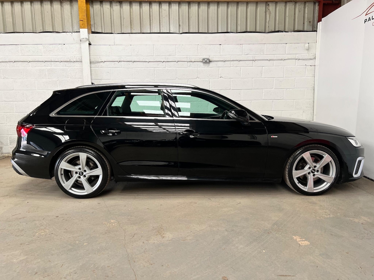 Used Audi A4 2019 for sale - 77970755: Photo 4