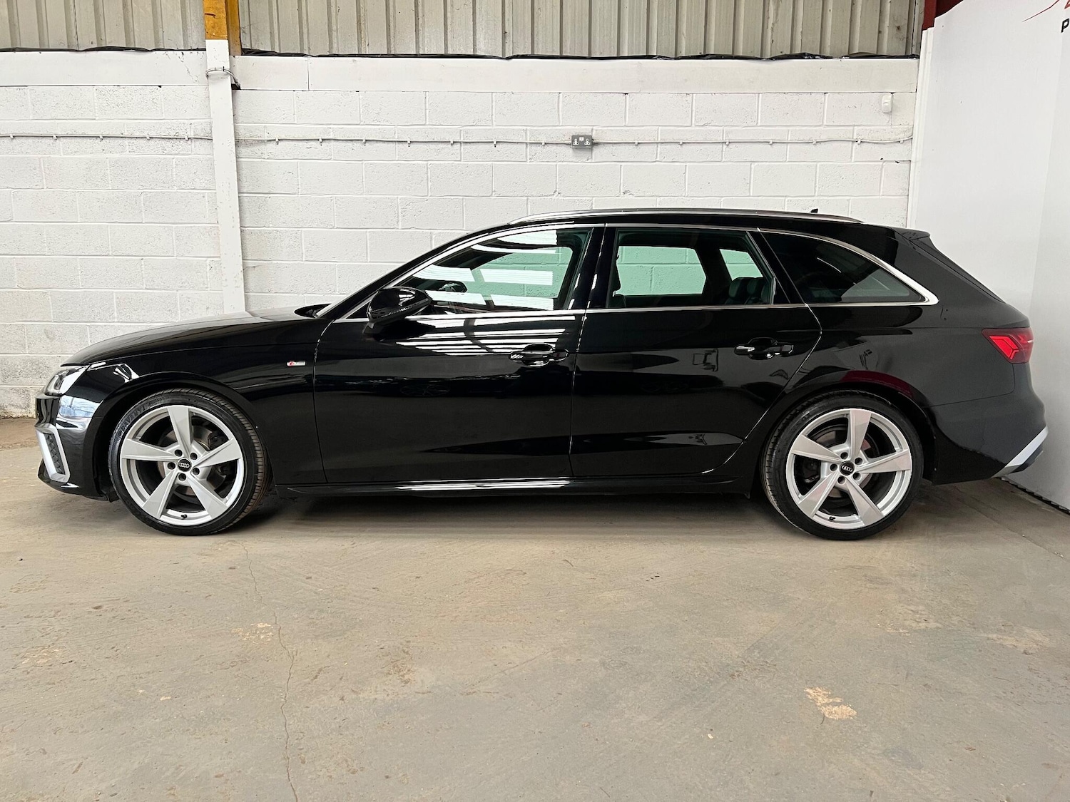 Used Audi A4 2019 for sale - 77970755: Photo 5