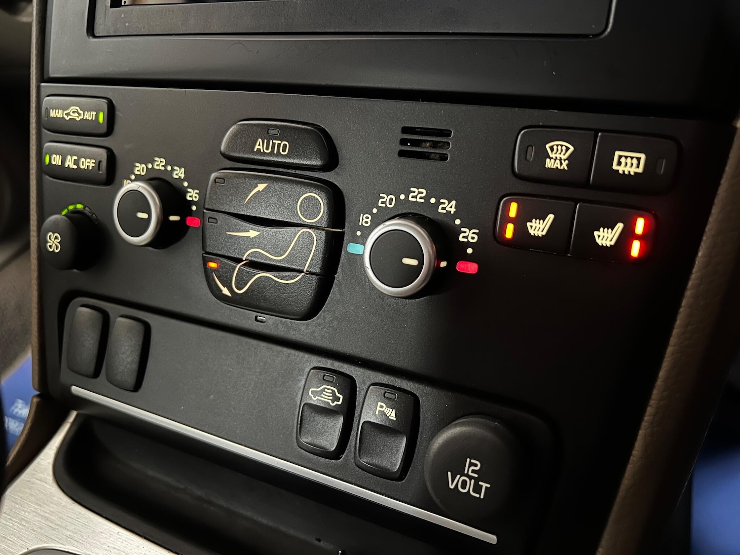 Used Volvo XC90 2014 for sale - 77440770: Photo 28