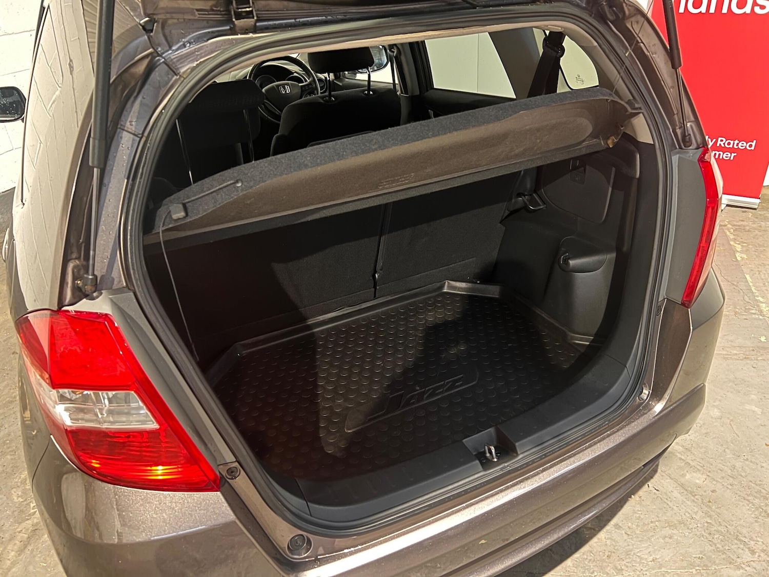 Used Honda Jazz 2015 for sale - 77191693: Photo 10