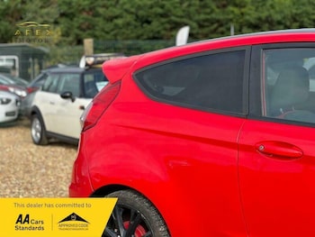 Used Ford Fiesta 2015 for sale - 79497510: Photo