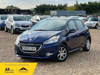 Used Peugeot 208 2013 for sale - 79497514: Photo