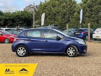 Used Peugeot 208 2013 for sale - 79497514: Photo