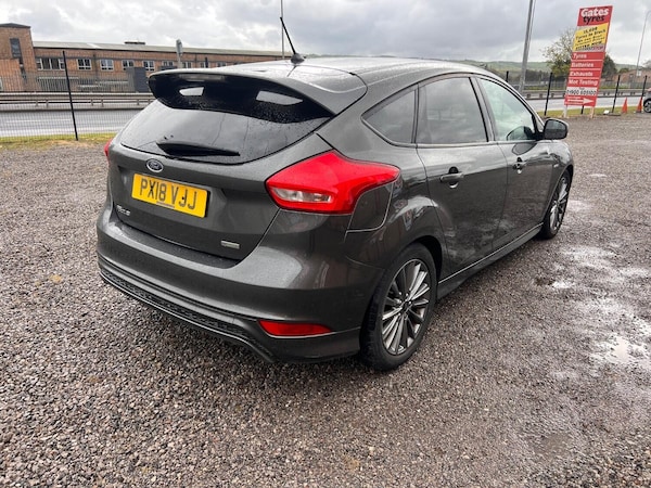 Used Ford Focus 2018 for sale - 74720123: Photo 2