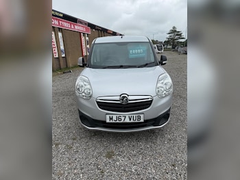 Used Vauxhall Combo 2017 for sale - 75592805: Photo 2