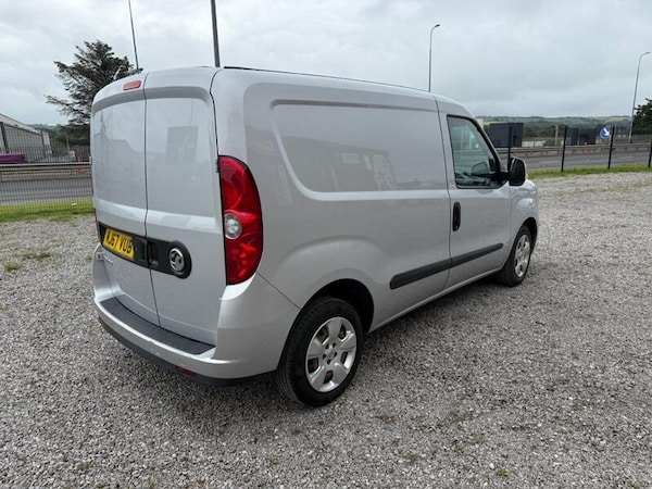 Used Vauxhall Combo 2017 for sale - 75592805: Photo 3
