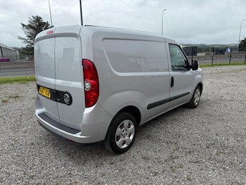 Used Vauxhall Combo 2017 for sale - 75592805: Photo 3