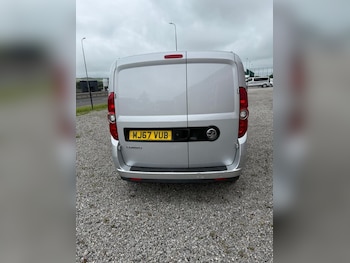 Used Vauxhall Combo 2017 for sale - 75592805: Photo 4