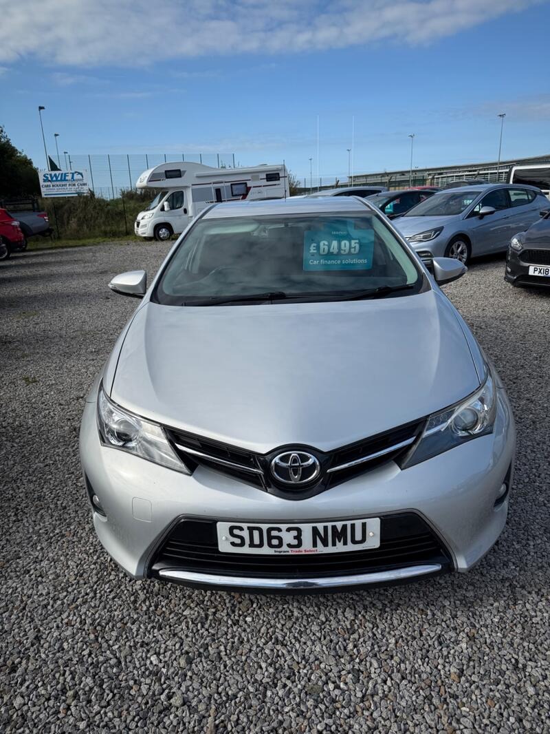 Used Toyota Auris 2013 for sale - 76101153: Photo 2