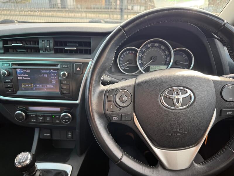 Used Toyota Auris 2013 for sale - 76101153: Photo 5
