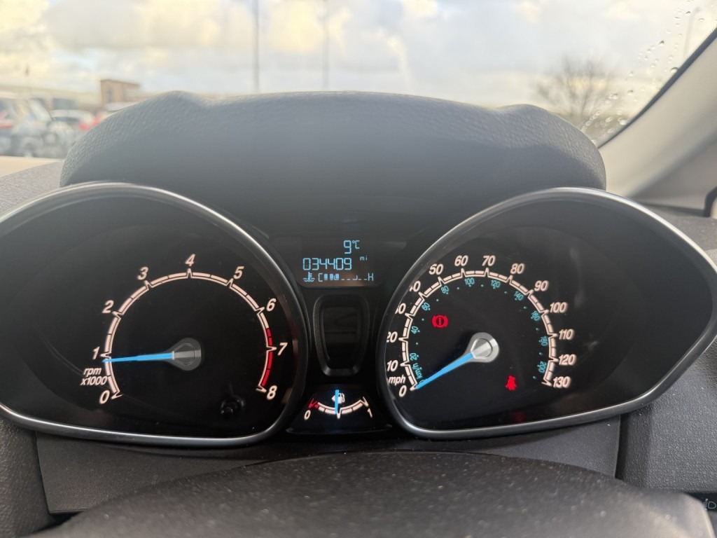 Used Ford Fiesta 2015 for sale - 76412437: Photo 5