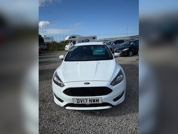 Used Ford Focus 2017 for sale - 76100918: Photo 2