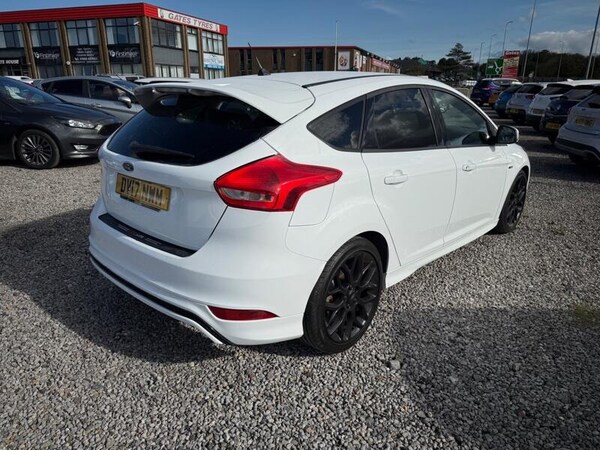 Used Ford Focus 2017 for sale - 76100918: Photo 4
