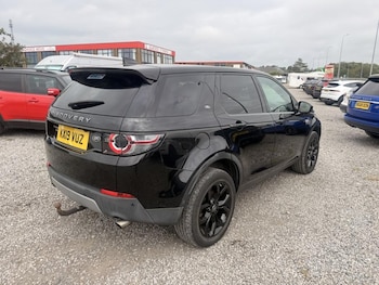 Used Land Rover Discovery Sport 2019 for sale - 79342396: Photo