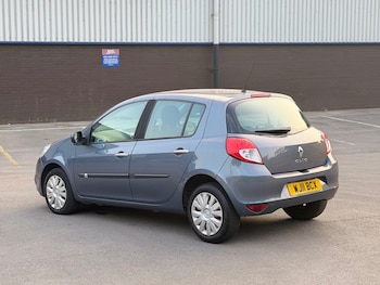 Used Renault Clio 2011 for sale - 79247465: Photo