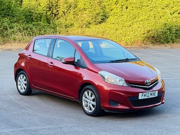 Used Toyota Yaris 2012 for sale - 79395333: Photo