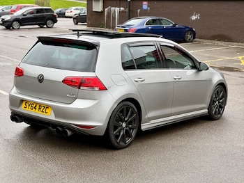 Volkswagen - Golf