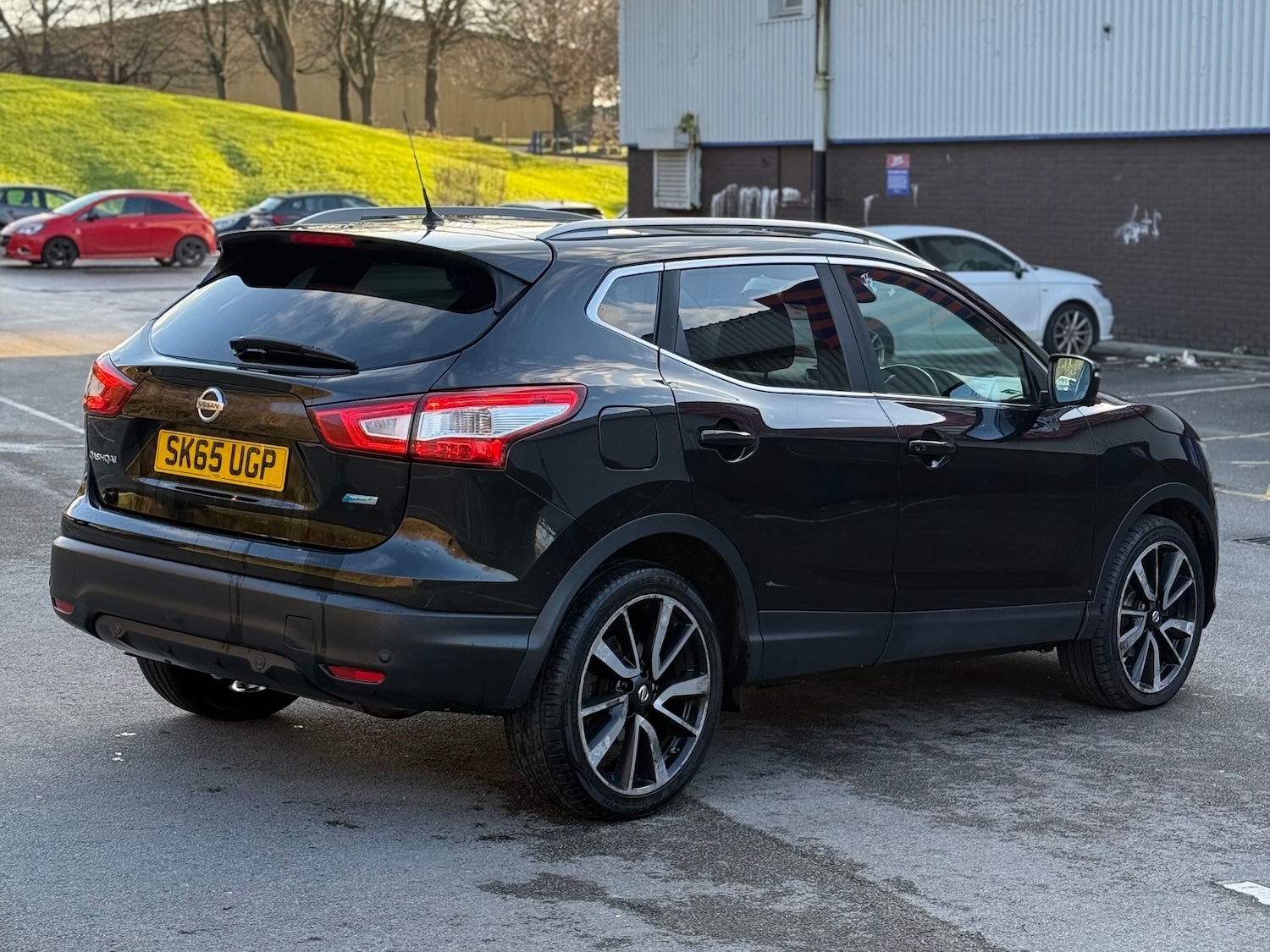Used Nissan Qashqai 2015 for sale - 76798990: Photo 2