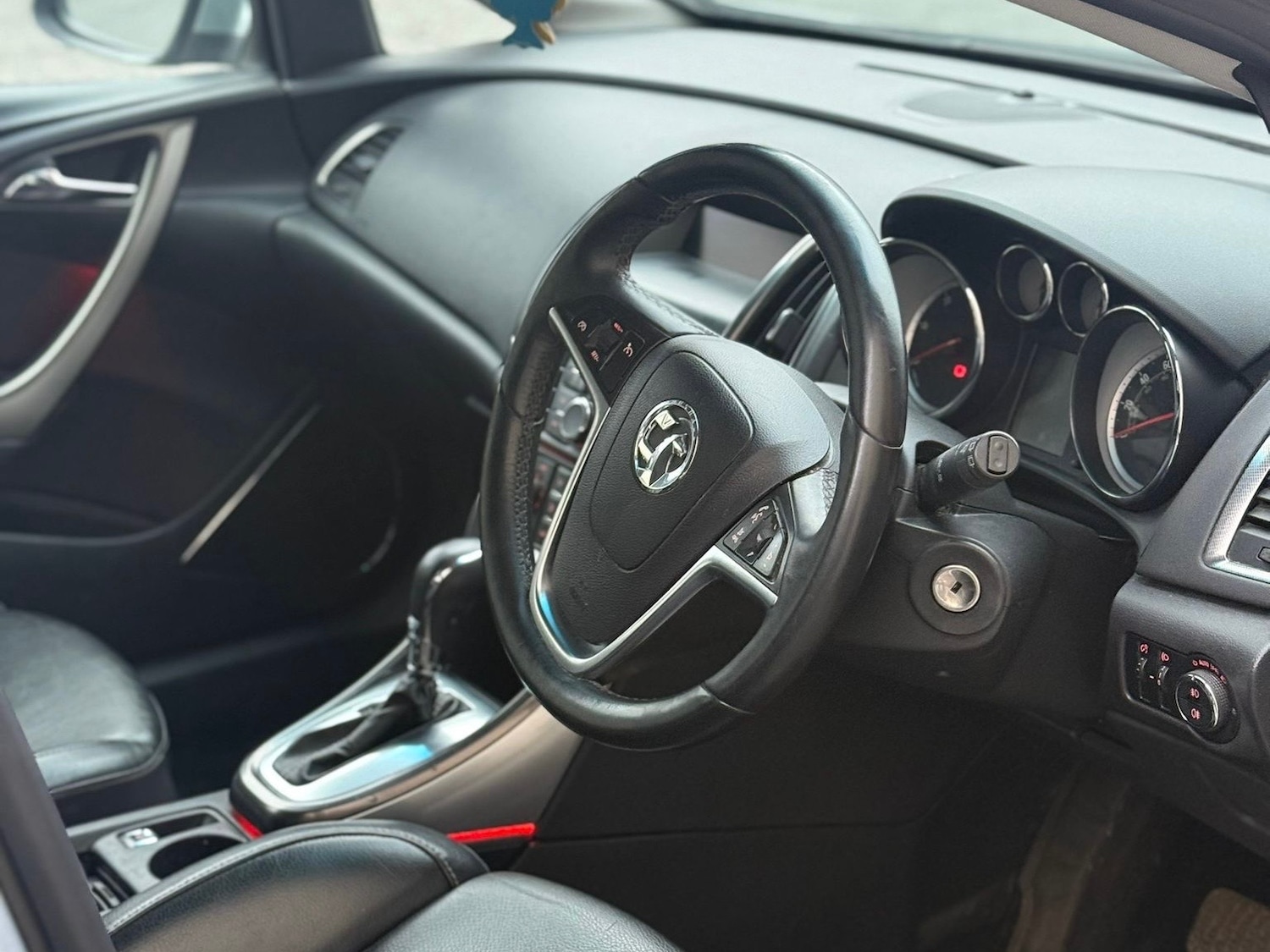 Used Vauxhall Astra 2012 for sale - 77779800: Photo 12