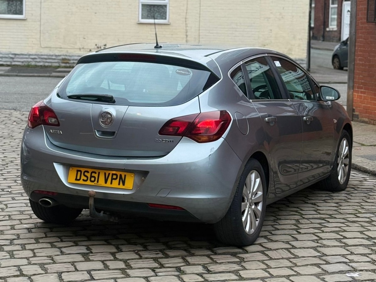 Used Vauxhall Astra 2012 for sale - 77779800: Photo 4