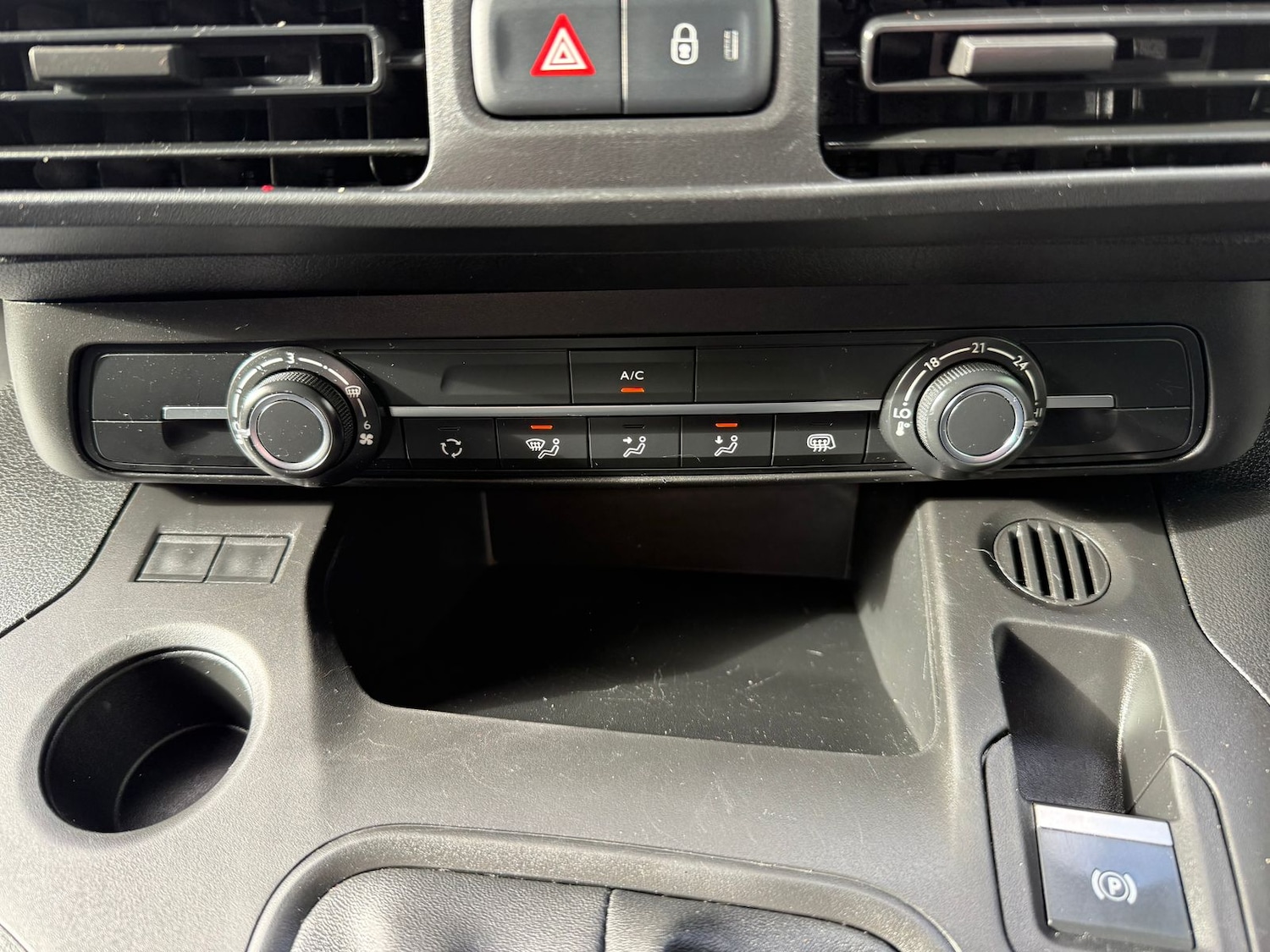 Used Peugeot Partner 2020 for sale - 77389127: Photo 13