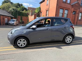 Used Hyundai i10 2018 for sale - 79329271: Photo