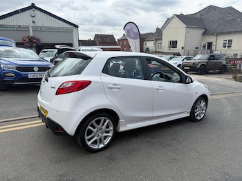 Used Mazda Mazda2 2011 for sale - 79350622: Photo