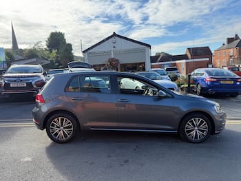 Used Volkswagen Golf 2017 for sale - 79841481: Photo