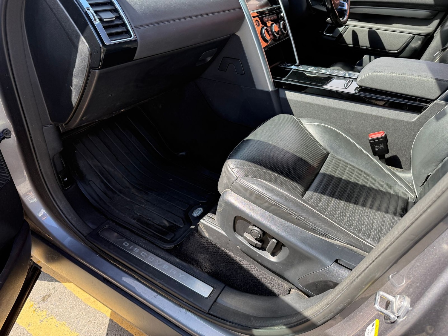 Used Land Rover Discovery 2020 for sale - 78215976: Photo 32