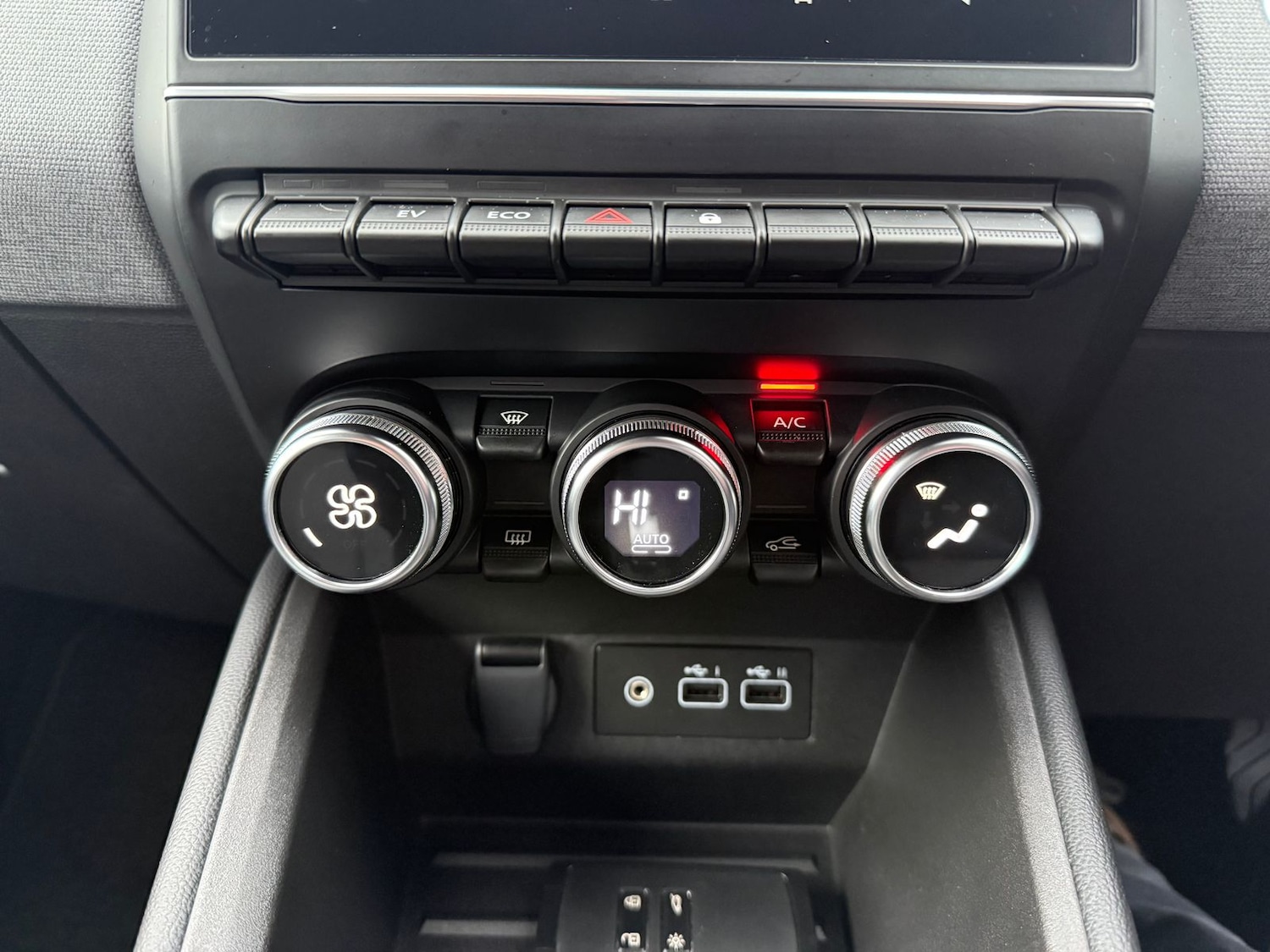 Used Renault Clio 2025 for sale - 77084993: Photo 24