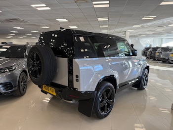 Used Land Rover Defender 2026 for sale - 78899465: Photo